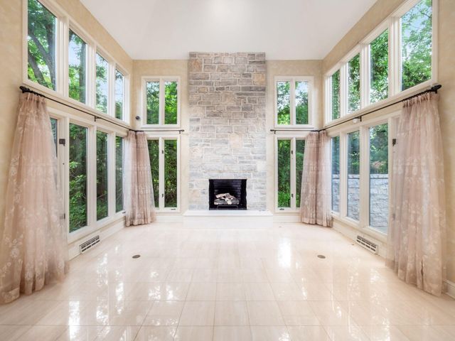 6 Lyonsgate Road, Bexley, OH 43209