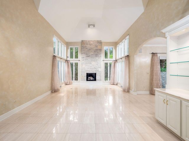 6 Lyonsgate Road, Bexley, OH 43209