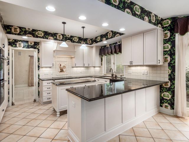 6 Lyonsgate Road, Bexley, OH 43209