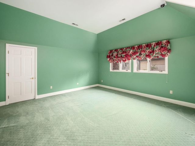 6 Lyonsgate Road, Bexley, OH 43209