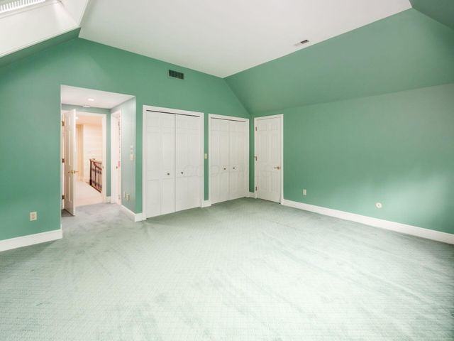 6 Lyonsgate Road, Bexley, OH 43209