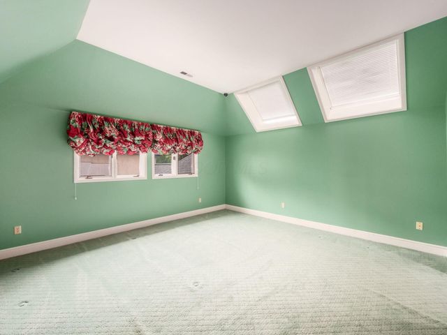 6 Lyonsgate Road, Bexley, OH 43209