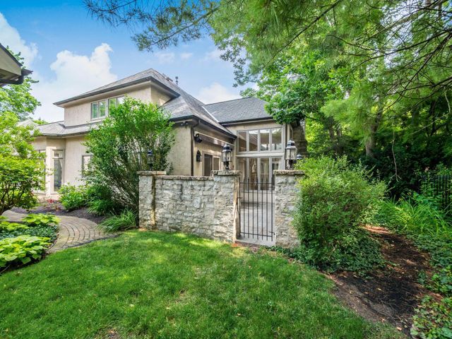 6 Lyonsgate Road, Bexley, OH 43209
