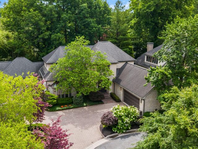 6 Lyonsgate Road, Bexley, OH 43209