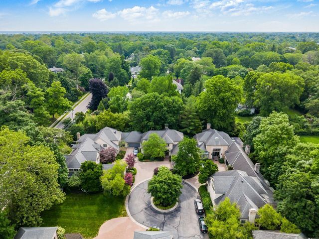 6 Lyonsgate Road, Bexley, OH 43209