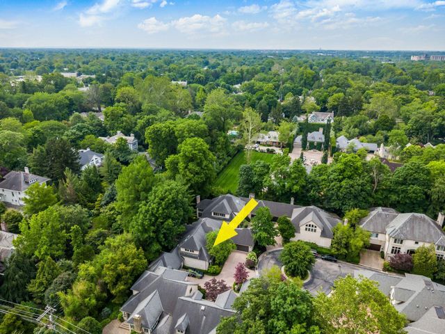 6 Lyonsgate Road, Bexley, OH 43209