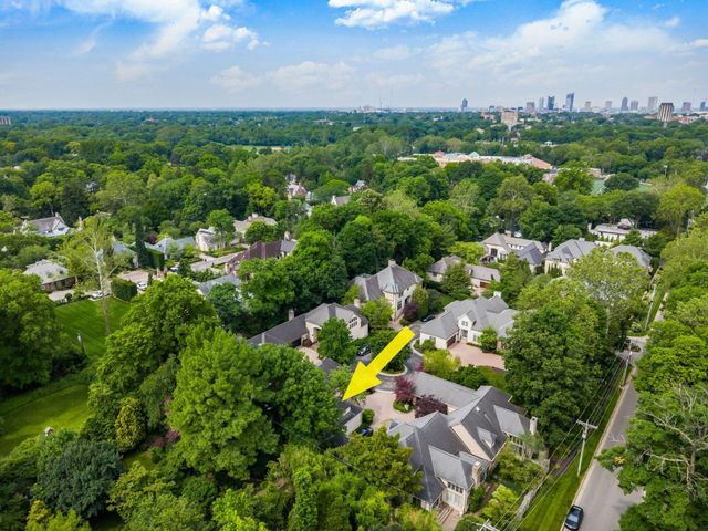 6 Lyonsgate Road, Bexley, OH 43209