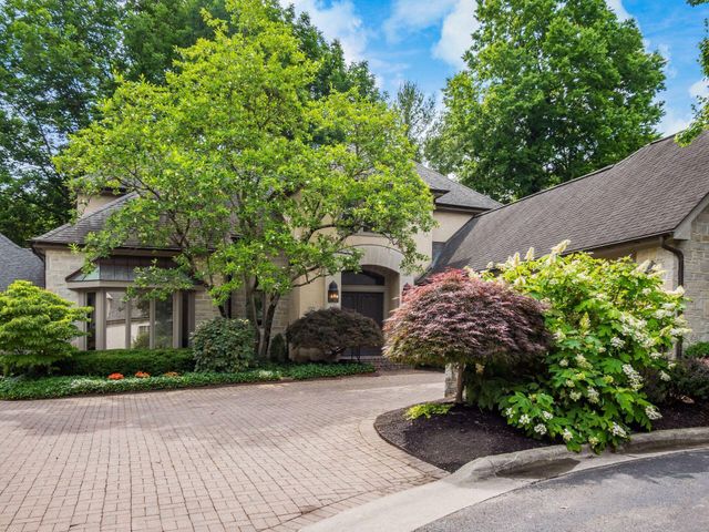 6 Lyonsgate Road, Bexley, OH 43209