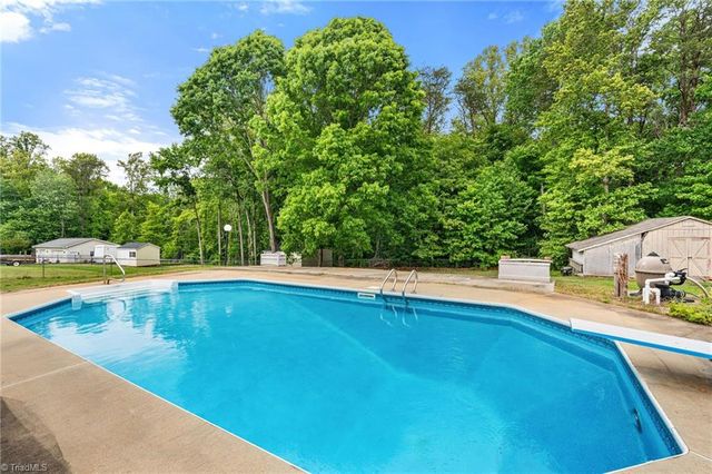 1120 Woodbury Road, King, NC 27021