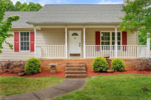 1120 Woodbury Road, King, NC 27021