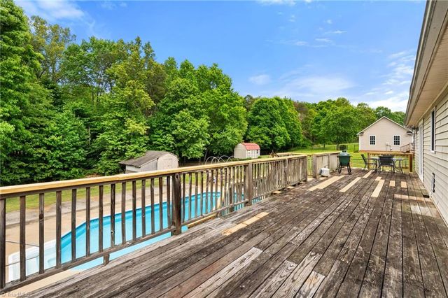 1120 Woodbury Road, King, NC 27021