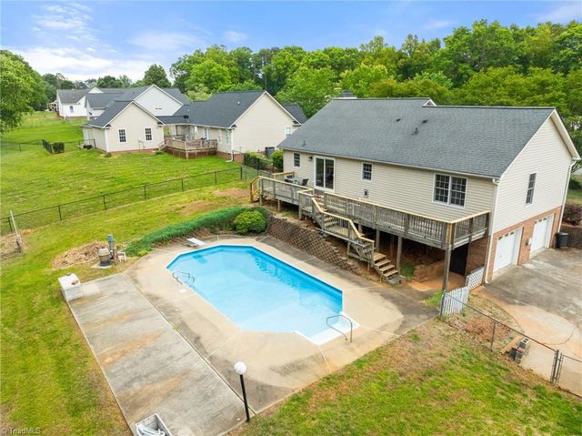 1120 Woodbury Road, King, NC 27021