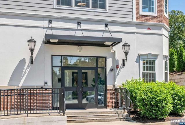 764 Newbridge Road 2C, Teaneck, NJ 07666