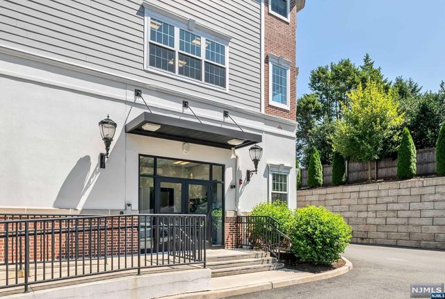 764 Newbridge Road 2C, Teaneck, NJ 07666