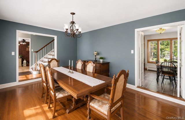 11 Lincoln Court, Copiague, NY 11726