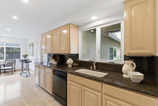 1090 Baker Court, Sunnyvale, CA 94087