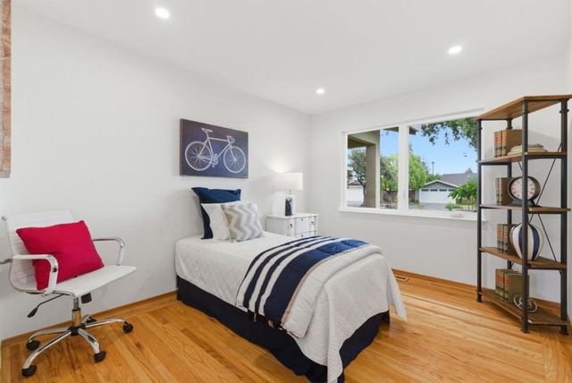 1090 Baker Court, Sunnyvale, CA 94087