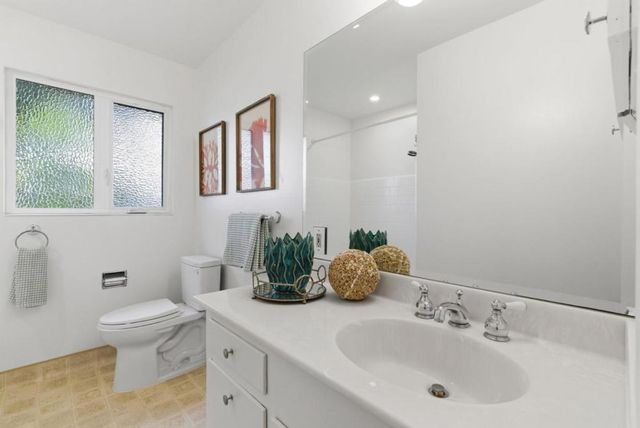 1090 Baker Court, Sunnyvale, CA 94087