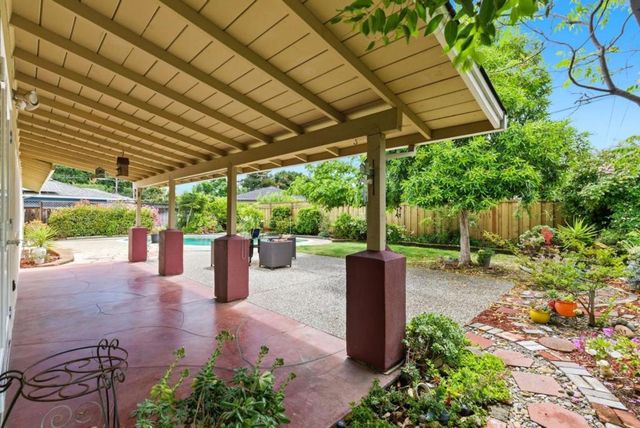 1090 Baker Court, Sunnyvale, CA 94087