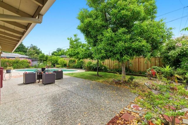 1090 Baker Court, Sunnyvale, CA 94087