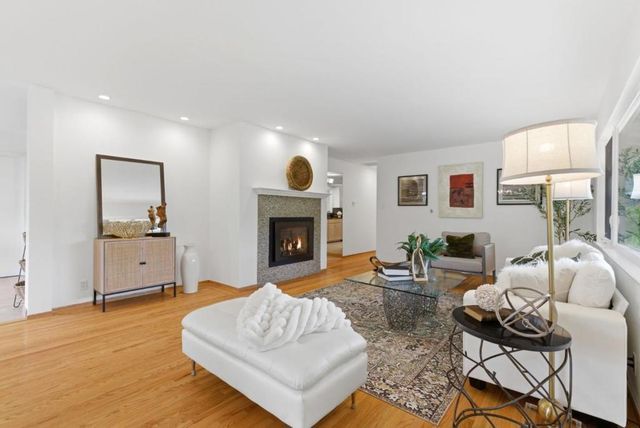 1090 Baker Court, Sunnyvale, CA 94087