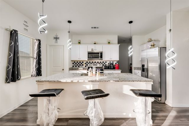 2625 Comal Creek Drive, Glenn Heights, TX 75154