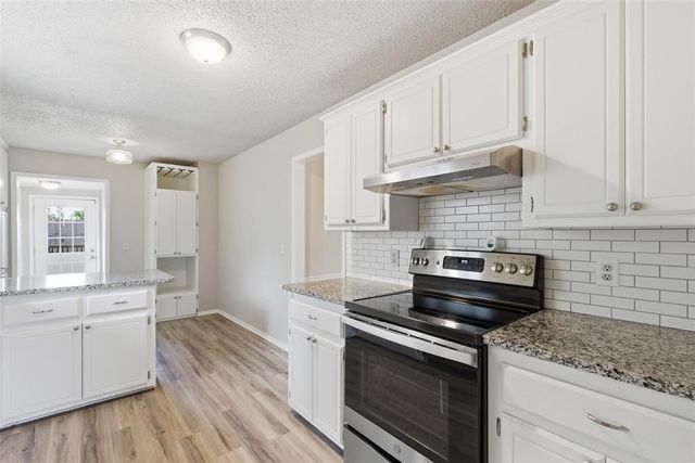 11632 SW 7th Street, Yukon, OK 73099