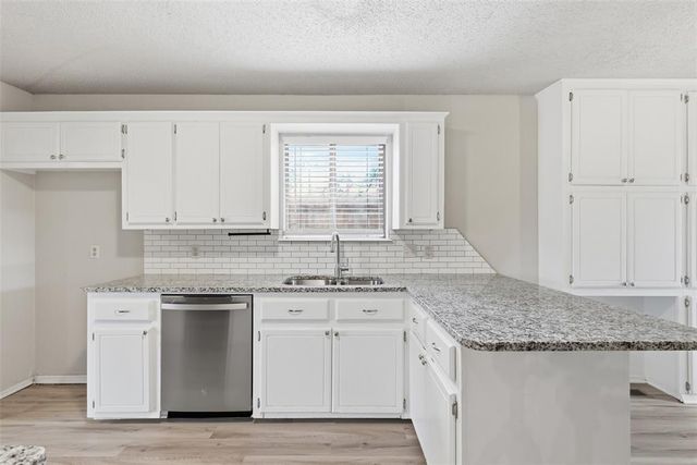 11632 SW 7th Street, Yukon, OK 73099