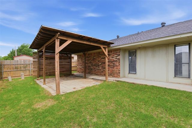 11632 SW 7th Street, Yukon, OK 73099