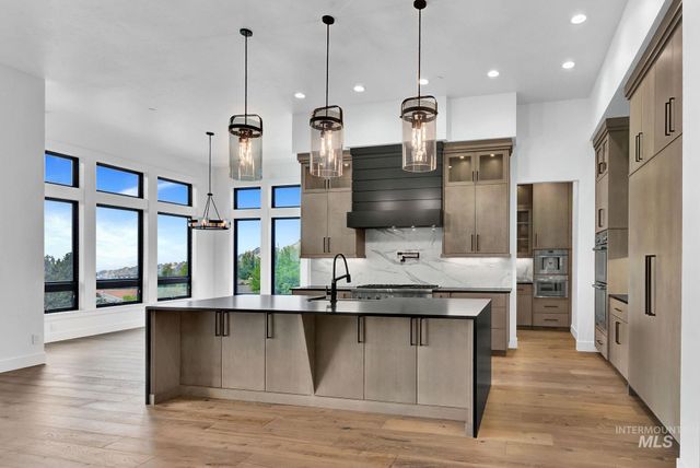 1521 S Trent Point Way, Boise, ID 83712