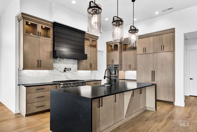 1521 S Trent Point Way, Boise, ID 83712