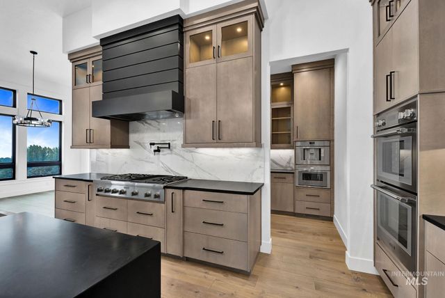 1521 S Trent Point Way, Boise, ID 83712