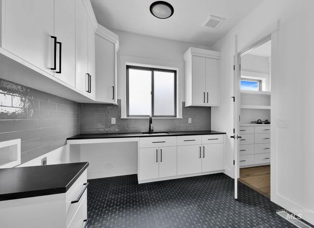 1521 S Trent Point Way, Boise, ID 83712