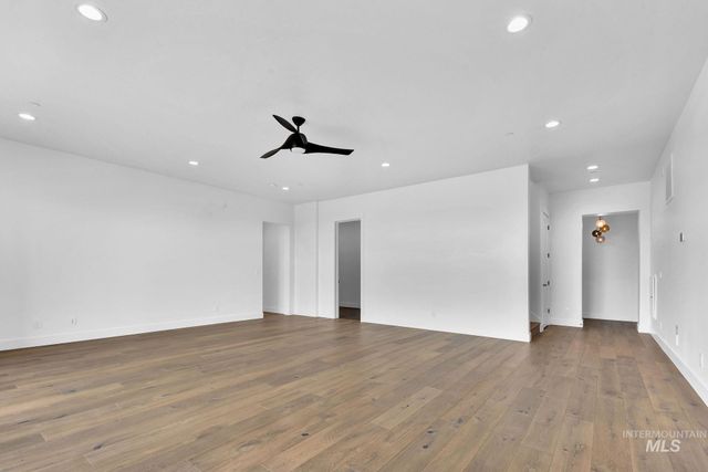 1521 S Trent Point Way, Boise, ID 83712