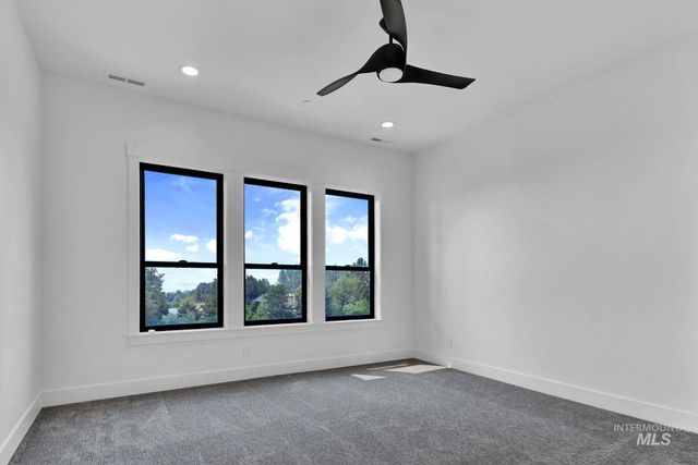 1521 S Trent Point Way, Boise, ID 83712