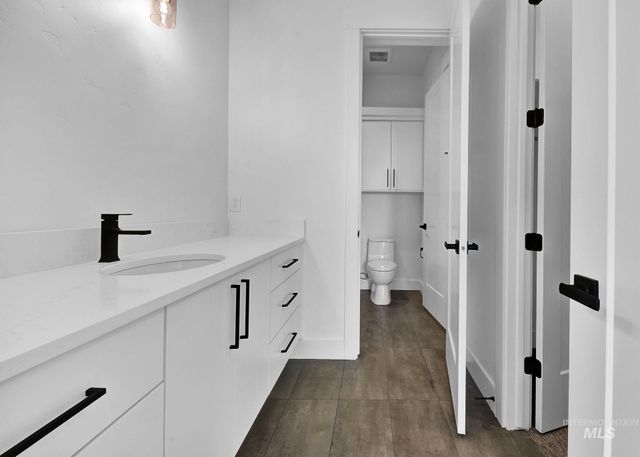 1521 S Trent Point Way, Boise, ID 83712