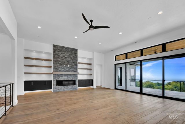 1521 S Trent Point Way, Boise, ID 83712