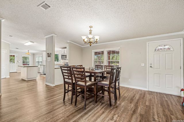 177 Longhorn Rd, Stockdale, TX 78160