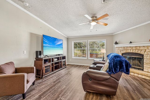 177 Longhorn Rd, Stockdale, TX 78160