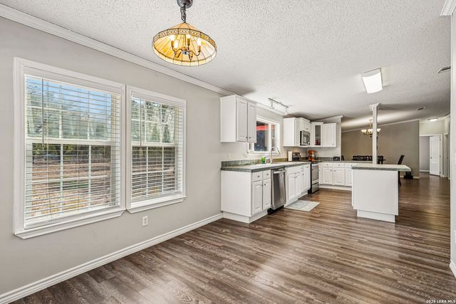 177 Longhorn Rd, Stockdale, TX 78160