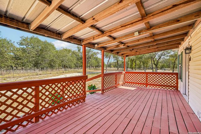 177 Longhorn Rd, Stockdale, TX 78160