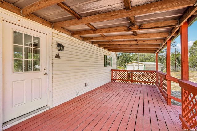 177 Longhorn Rd, Stockdale, TX 78160