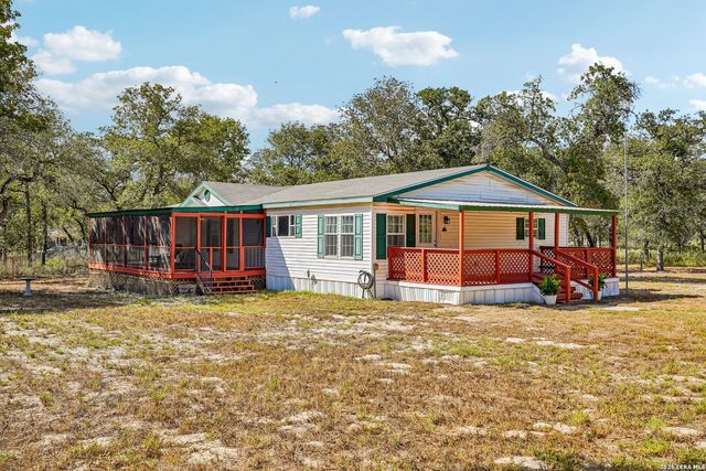 177 Longhorn Rd, Stockdale, TX 78160