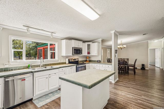 177 Longhorn Rd, Stockdale, TX 78160