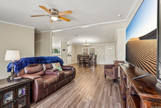 177 Longhorn Rd, Stockdale, TX 78160