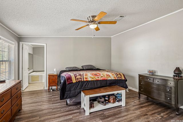 177 Longhorn Rd, Stockdale, TX 78160