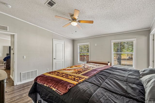 177 Longhorn Rd, Stockdale, TX 78160