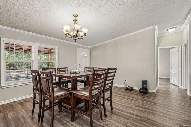 177 Longhorn Rd, Stockdale, TX 78160