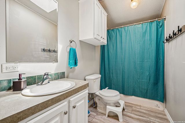 177 Longhorn Rd, Stockdale, TX 78160