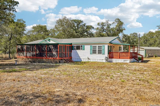 177 Longhorn Rd, Stockdale, TX 78160